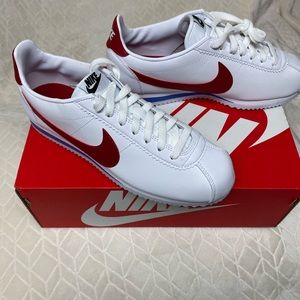 Wmns Nike Classsic Cortez Leather